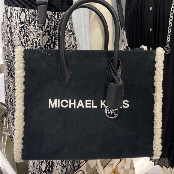 MICHAEL KORS Mirella Medium Suede and Faux Shearling Tote Bag
Black
NWT - Picture 12 of 15